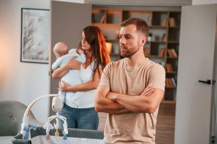 آیا طبیعیه بعد از بچه‌دار شدن از همسرمون فاصله بگیریم؟