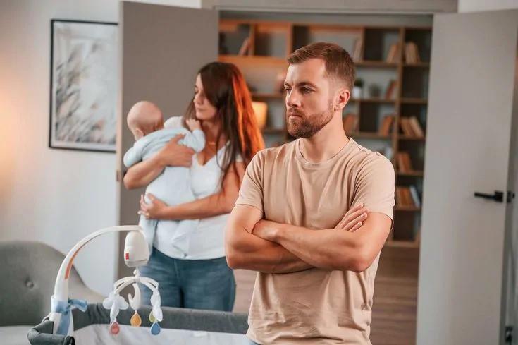 آیا طبیعیه بعد از بچه‌دار شدن از همسرمون فاصله بگیریم؟