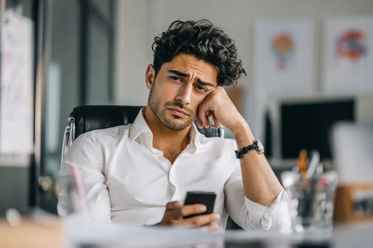 تفاوت فرد خودشیفته و خودباور